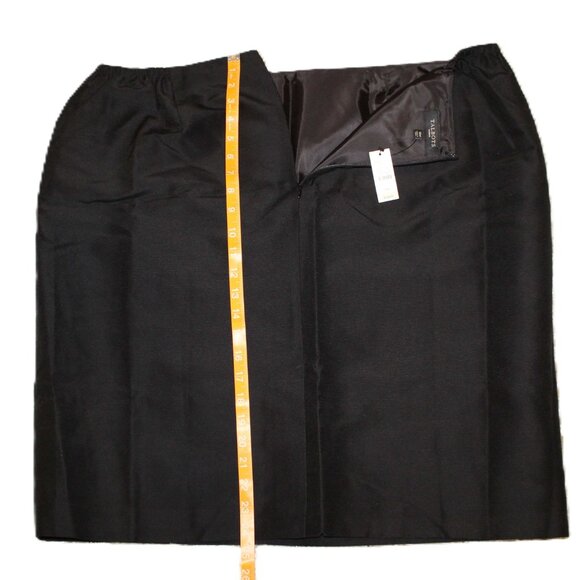 NWT: Talbots Black Refined Ponte Skirt - Sz 18 - Picture 4 of 4